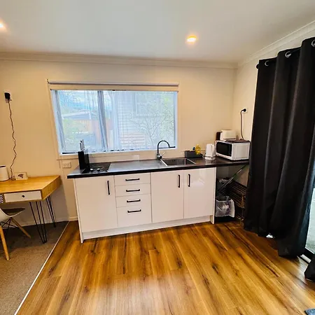 Modern 1 Bedroom Guest House Upper Hutt Exterior photo