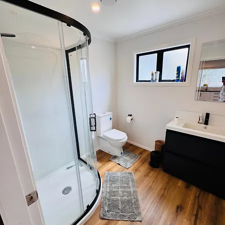 Modern 1 Bedroom Guest House Upper Hutt Exterior photo