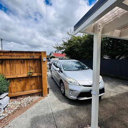 Modern 1 Bedroom Guest House Upper Hutt Exterior photo