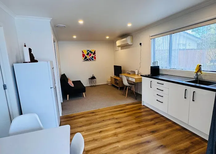 Modern 1 Bedroom Guest House